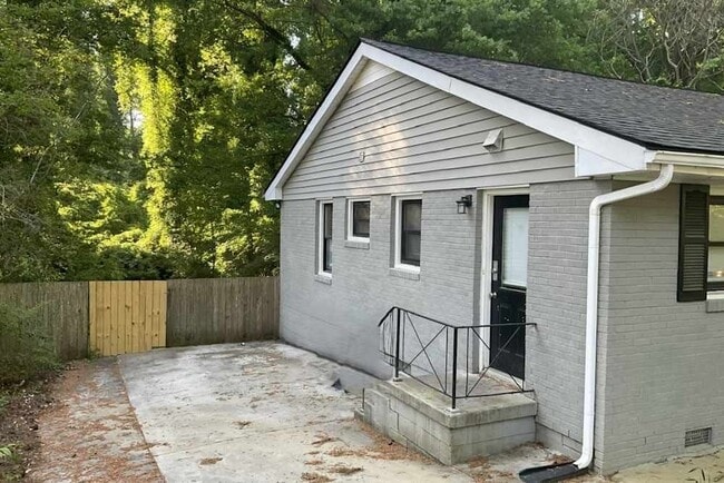 Building Photo - 2610 Harmony Way