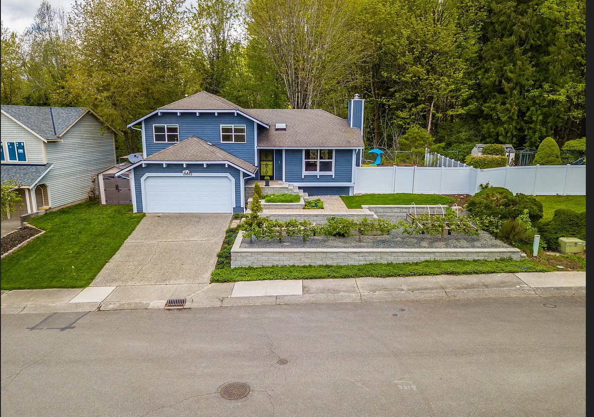 Primary Photo - 11002 NE 135th Pl