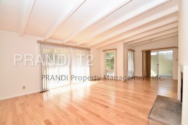 Building Photo - 389 Alameda del Prado
