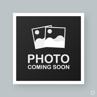 Building Photo - 1927 Pinecrest Dr