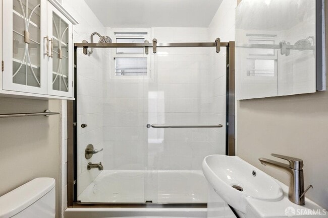 Building Photo - 376 Frederick St