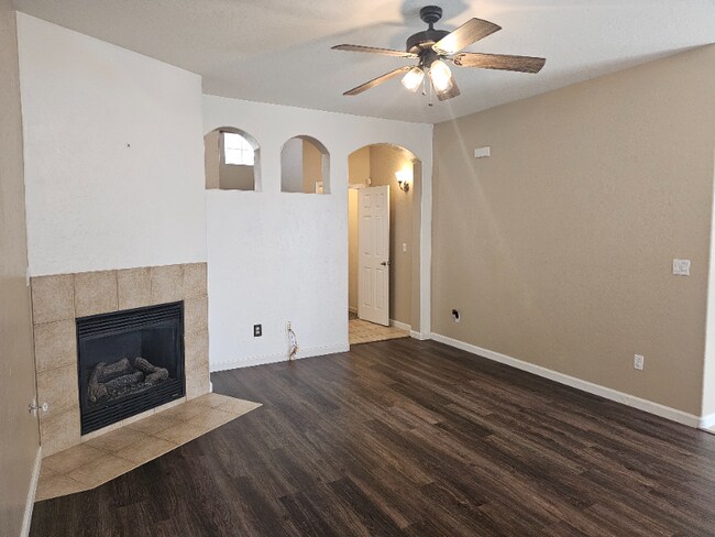 Foto del edificio - 6653 E Braly Ave