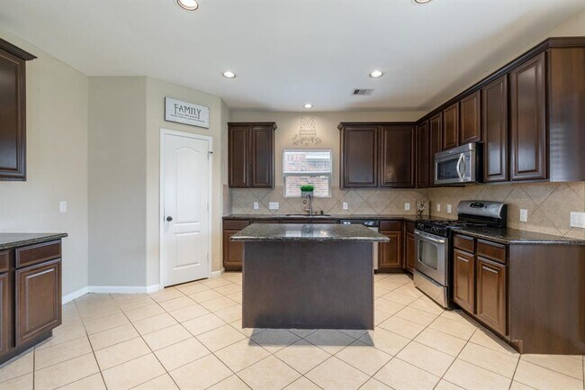 Foto del edificio - 4306 Firebrush Ln