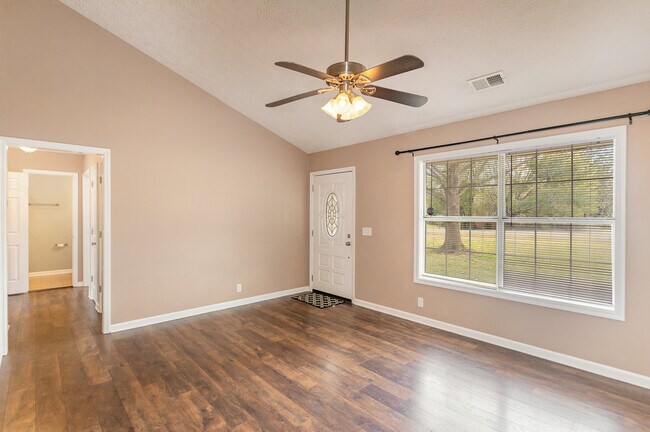 Building Photo - 1019 Willowbank Dr