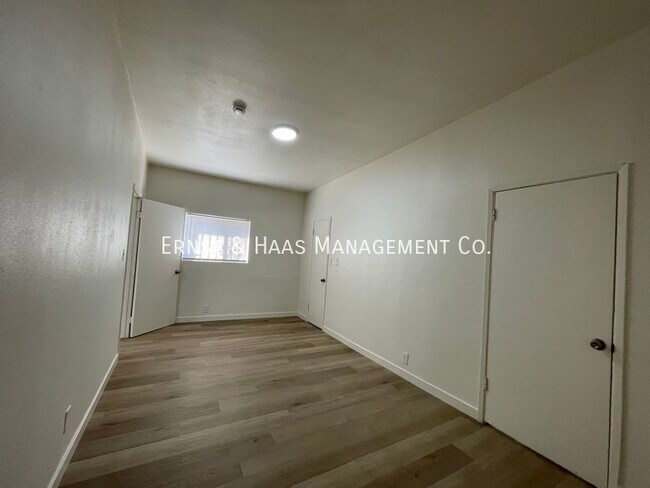 Building Photo - Now leasing, Lovely 1 Bedroom Apartment!