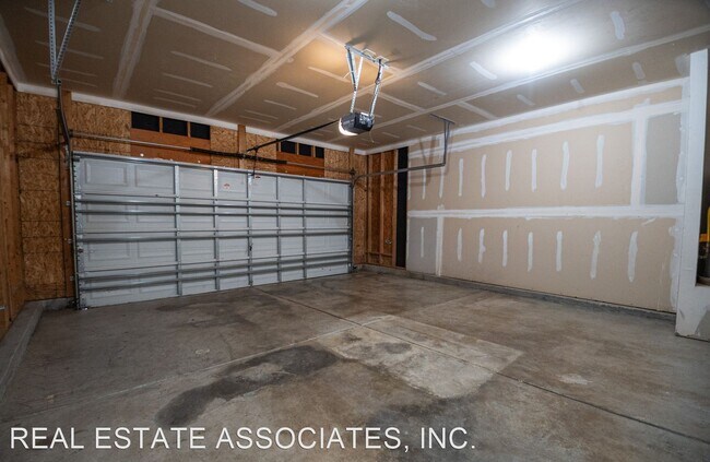 Foto del edificio - 5 br, 2.5 bath House - 4801 Swanns Mill Drive