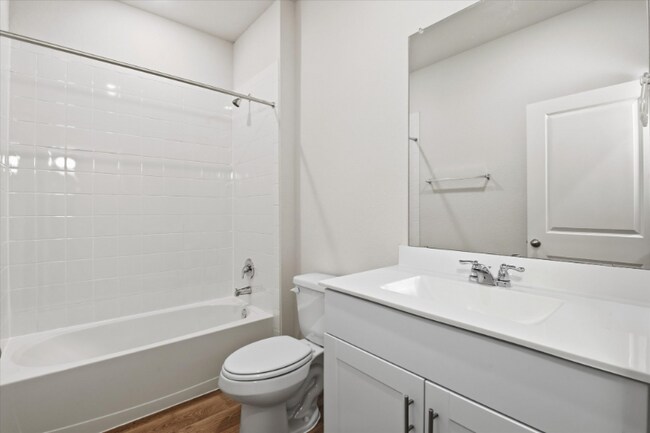 Foto del edificio - 120 Raymondville Path