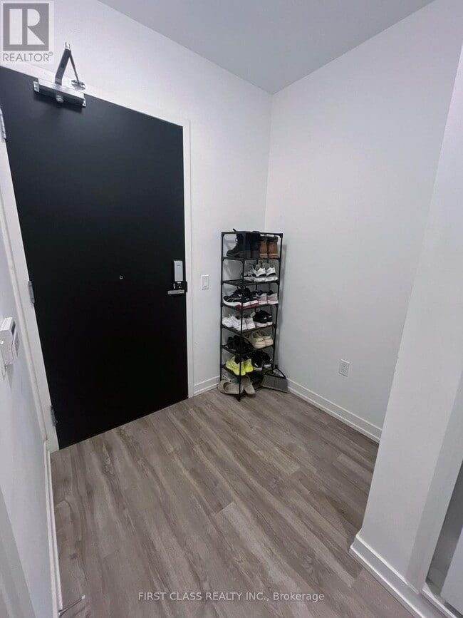 Photo du bâtiment - 77 Shuter St