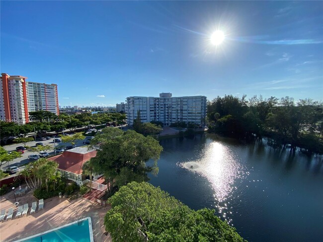 Foto del edificio - 1200 NE Miami Gardens Dr