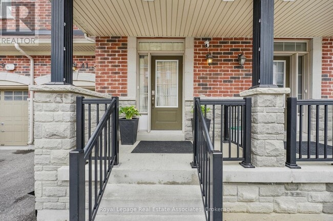 Building Photo - 41 Mazarine Ln