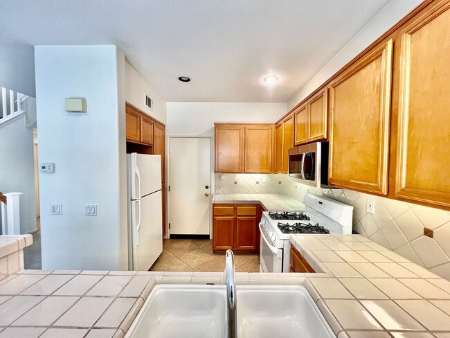 Foto del edificio - Beautiful 3B/3BA Home with Washer/Dryer & ...