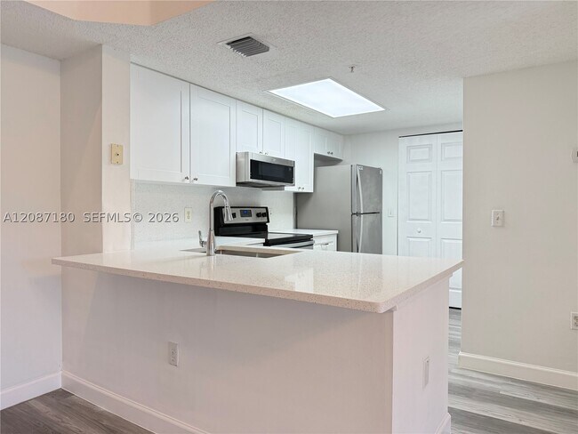 Foto del edificio - 5045 Wiles Rd