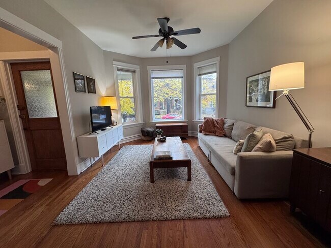 Foto del edificio - 2251 W Giddings St