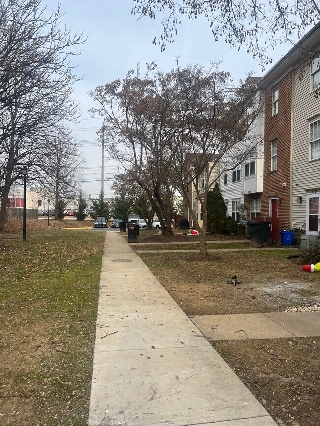 Foto del edificio - 8226 Castlebury Ter