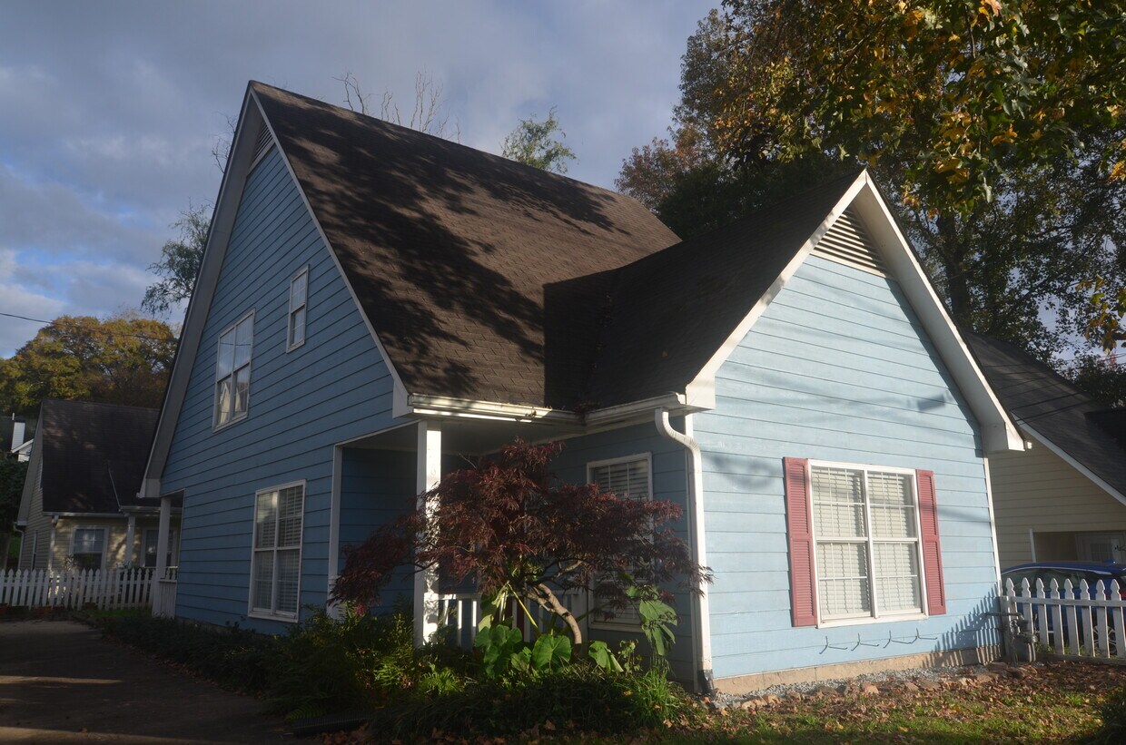 Primary Photo - 982 Grant St SE