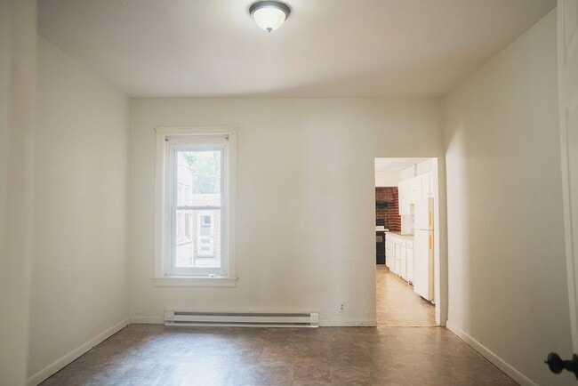 Building Photo - 621 Park St