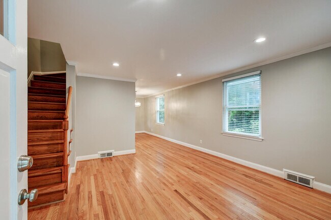 Foto del edificio - 8451 Water Oak Rd