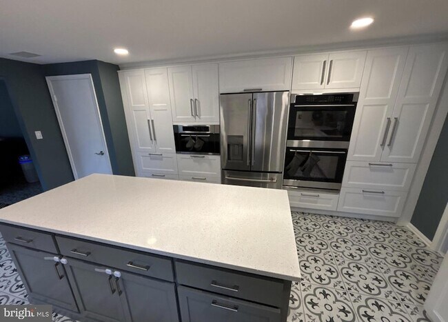 Foto del edificio - 7000 Old Cabin Ln