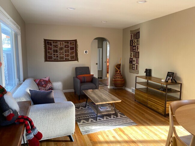 Great Room - 826 Prince St