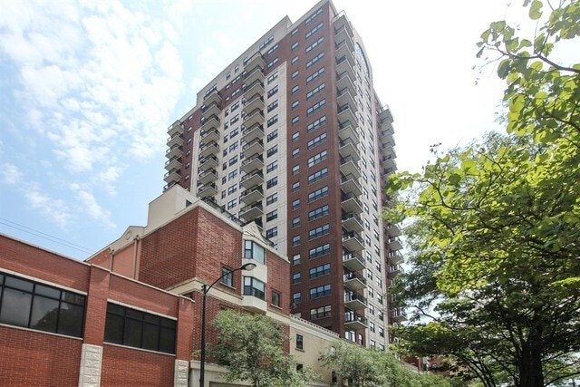 Primary Photo - 1529 S State St