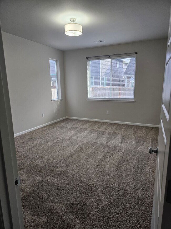Foto del edificio - Must See!!! 4 Bedroom, 3 Bath Home in Hear...