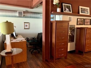 Building Photo - 520 Seneca St