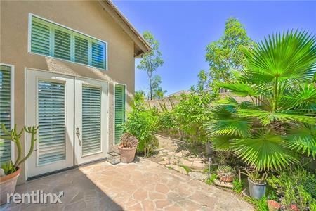 Building Photo - 1000 W Poppy Hills Ct