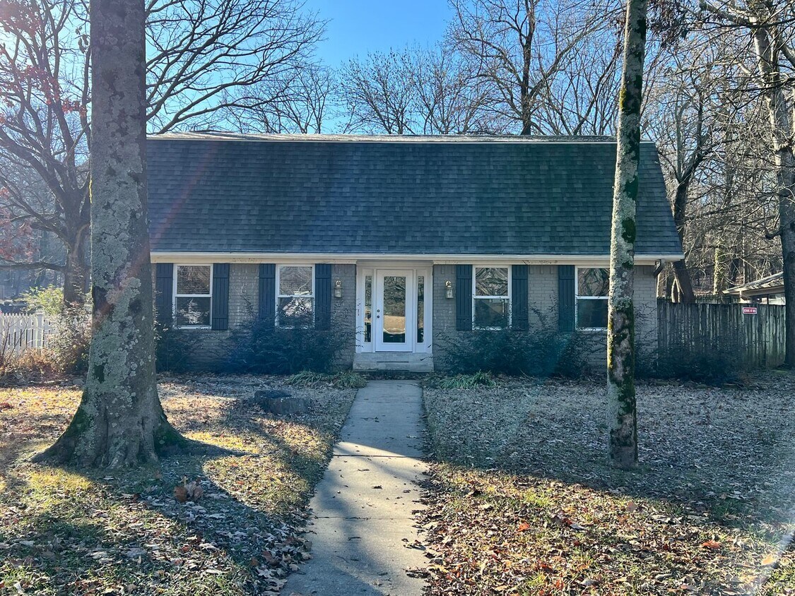 Primary Photo - Beautiful 3 bed/2.5 bath Home In Cozy Neig...