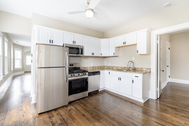 Foto del edificio - 2754 S Logan Ave
