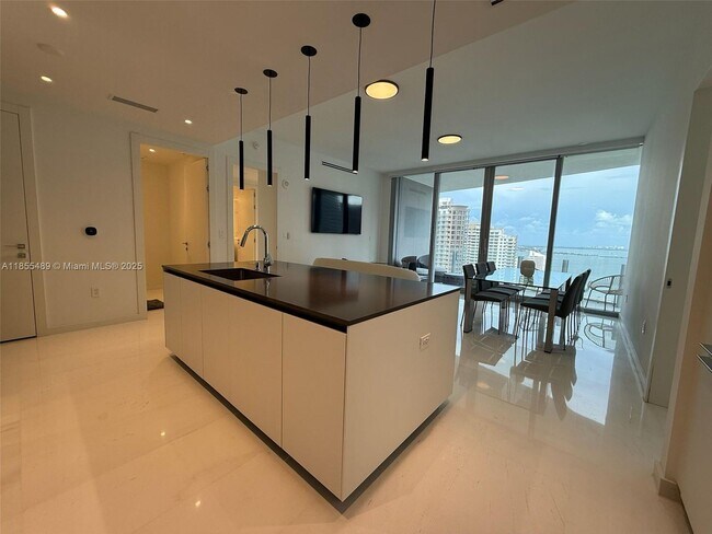 Foto del edificio - 300 Biscayne Blvd Way