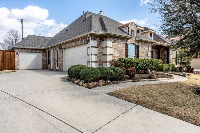 Building Photo - 6030 Tallow Ln