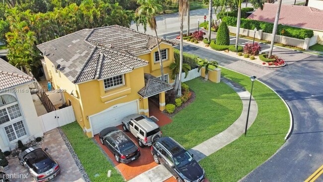 Building Photo - 4 br, 2.5 bath House - 10110 SW 166th Ct