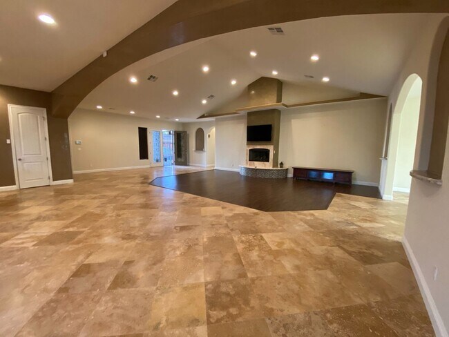 Building Photo - Modern & Custom Luxury Home in Gated Commu...