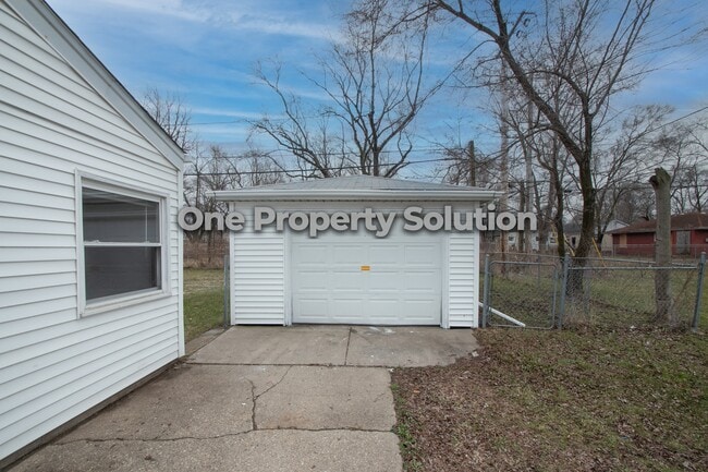 Building Photo - 5601 E 10th Ave
