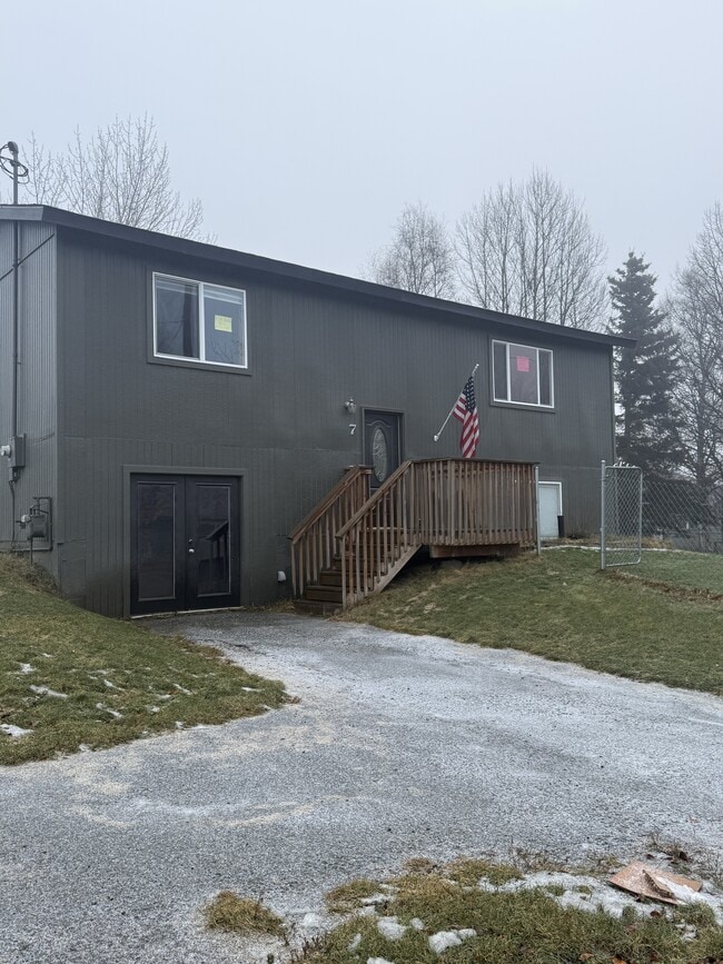 Building Photo - 427 N Gulkana St