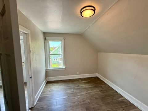 Building Photo - 912 St James Ct