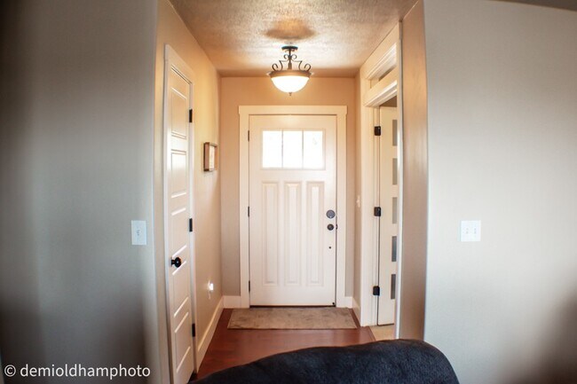 Building Photo - 511 S 700 E