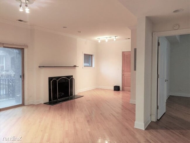 Building Photo - 5335 S Harper Ave