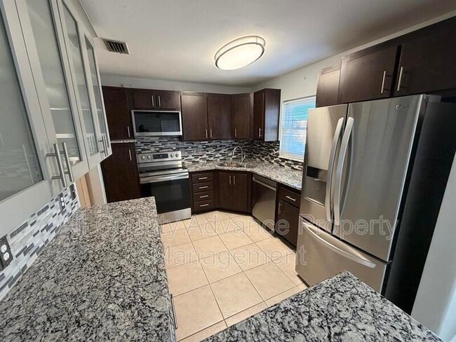 Foto del edificio - 218 Dogwood Cir