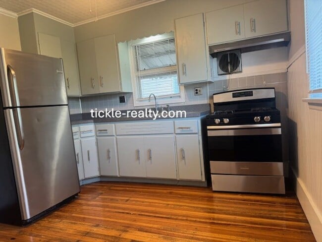 Building Photo - 3 Bedroom - Single Family Home!