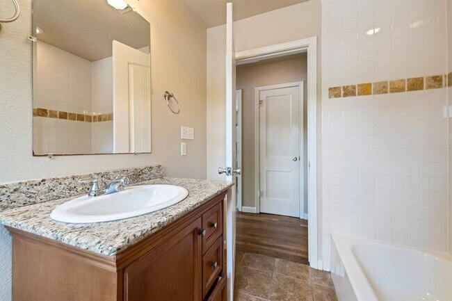 Building Photo - 4805 Evans Ave