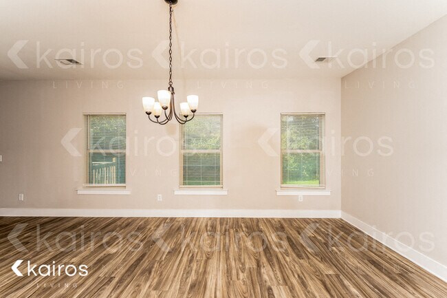 Building Photo - 131 Maple Leaf Dr