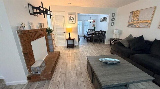 Foto del edificio - 250 Mill Creek Pl