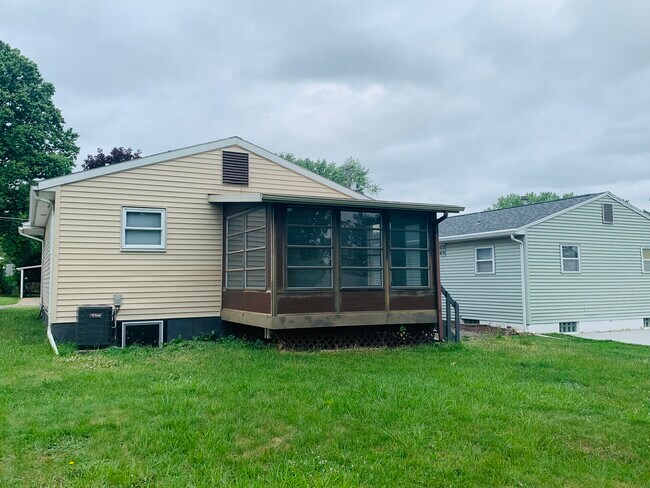 Building Photo - 160 26th St NW