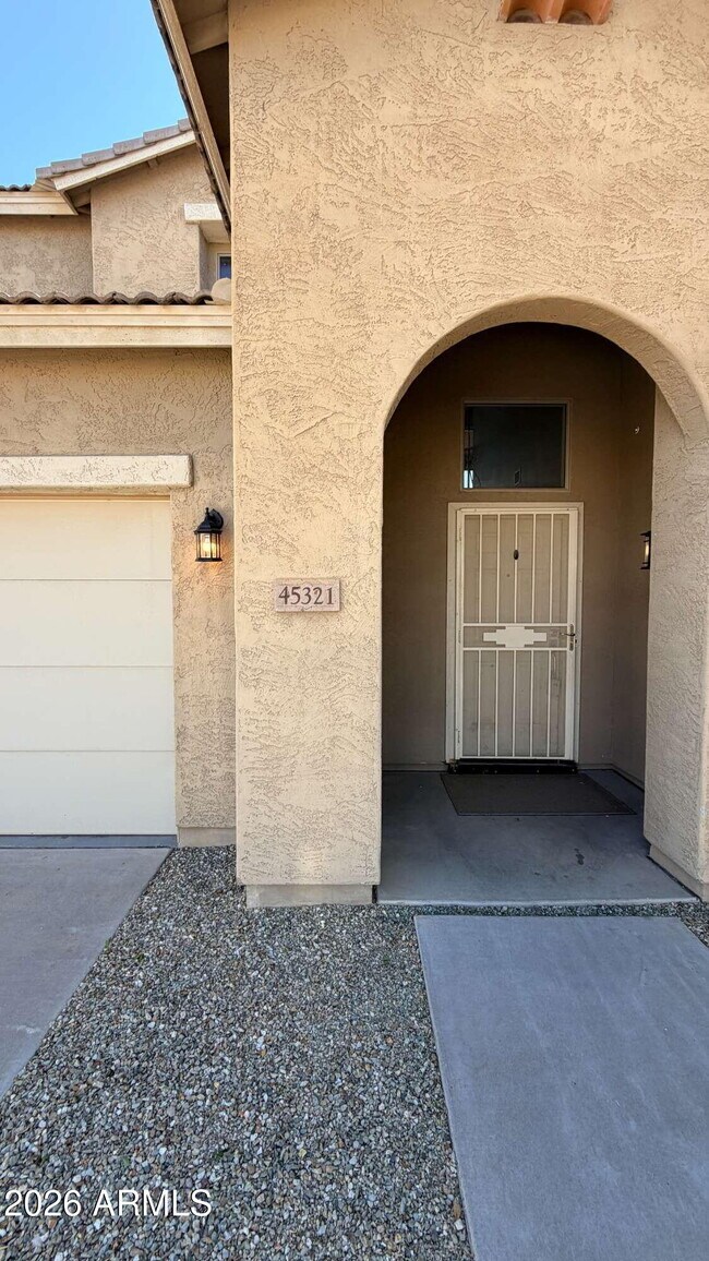 Foto del edificio - 45321 Miramar Rd