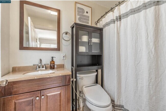 Foto del edificio - 2230 Pomona Ave