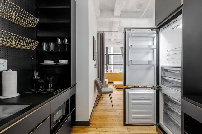 Building Photo - 120 Wall St