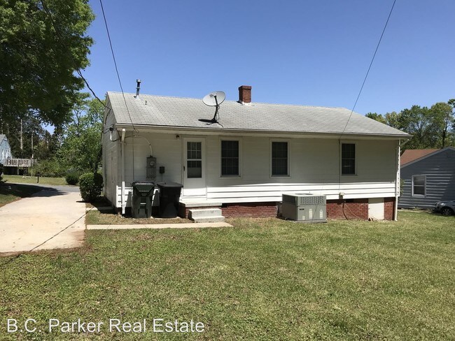 Building Photo - 3 br, 1 bath House - 218 Springwood Drive