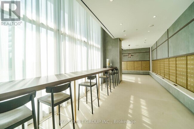 Photo du bâtiment - 7890-7890 Jane St