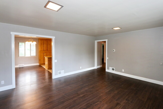 Building Photo - 2493 E 1700 S